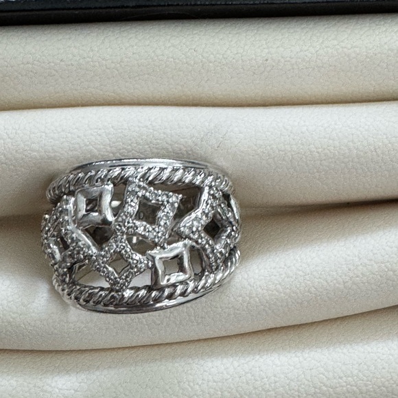 David Yurman Quatrefoil Ring - Picture 9 of 9